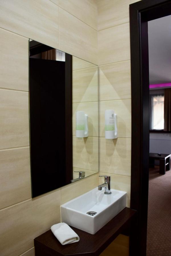 Hotel Lotus Hermina-major Dış mekan fotoğraf